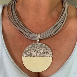 Multi strands with silver/cream drip necklace